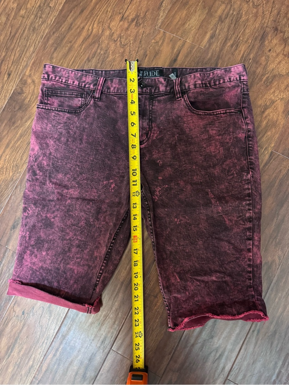 🚨 GORGEOUS RUDE UNISEX Acid Wash Red/black Denim Shorts - Picture 5 of 6